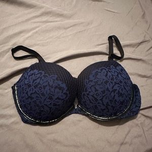 BRAND NEW VICTORIAS SECRET BRA